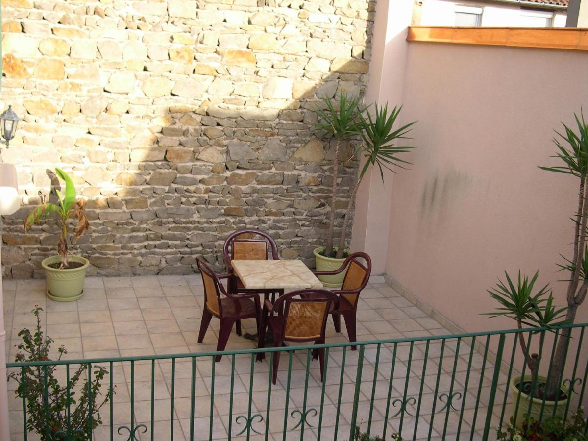 Hotel L'Ostalou Issoire Exterior foto